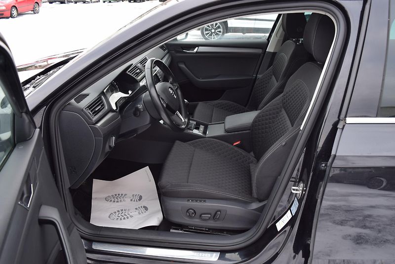 Škoda Superb (2017) 1.4TSI 92kwSTYLE XEN NAVI APP  - fotka 21 z 49