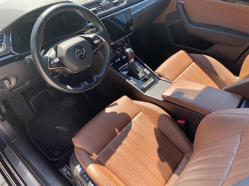 Škoda Superb (2023) Combi 2.0 TDI DSG L&K - fotka 6 z 35