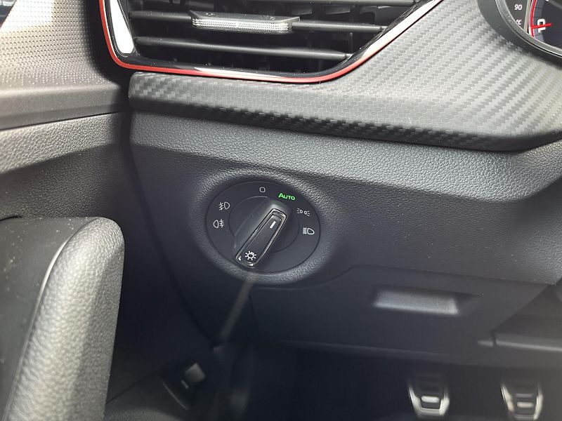 Škoda Kamiq MONTE CARLO 1.0TSI 85kW - fotka 16 z 22