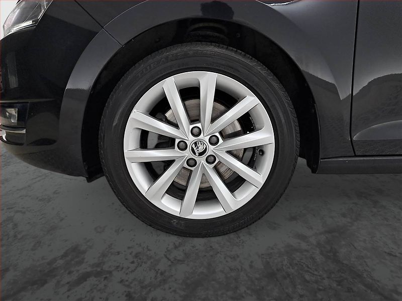 Škoda Rapid (2017) Spaceback 1.0 TSI, Navi - fotka 15 z 17