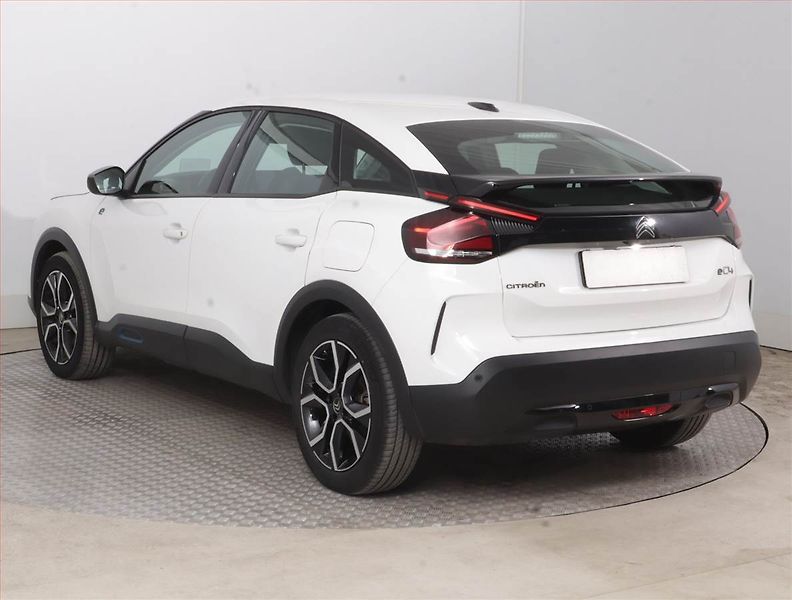 Citroën ë-C4 (2022) Shine 50 kWh, SoH 91% - fotka 4 z 20