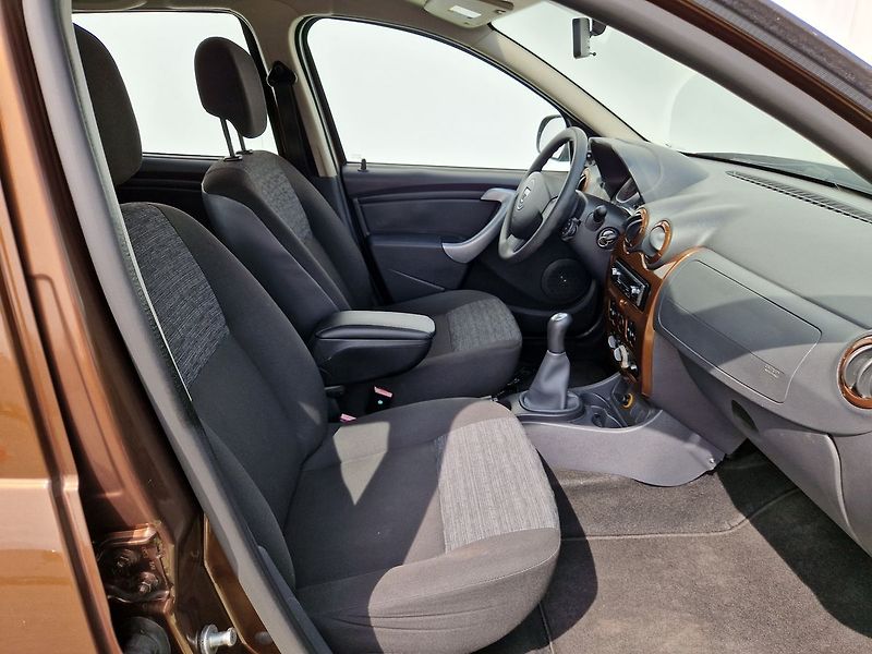 Dacia Duster 1.5dCi, 66kW, Klima, Tažné - fotka 19 z 28