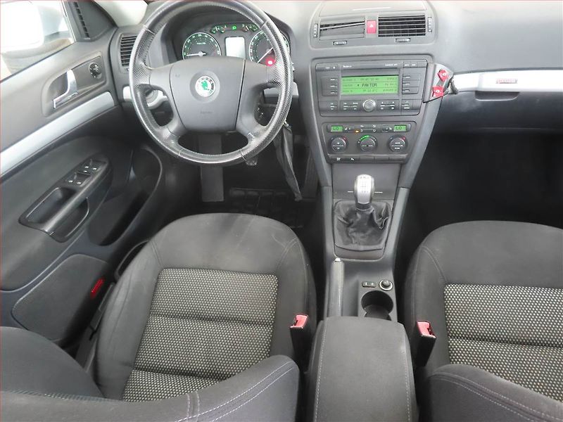 Škoda Octavia (2008) Scout 2.0 TDI, 4X4, Tempomat - fotka 7 z 16