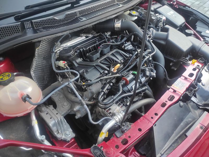 Opel Astra 1,2Turbo, 107kW, Elegance, S/s - fotka 30 z 41