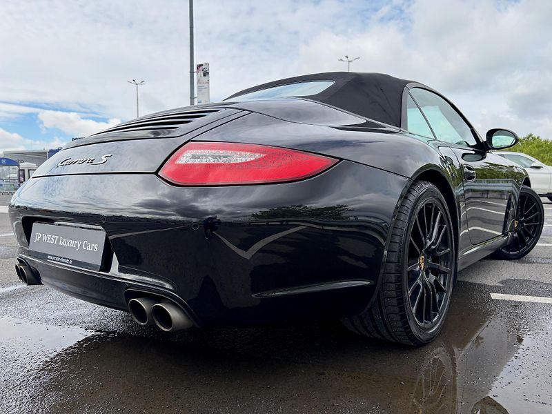 Porsche 911 (2008) S Cabrio 3.8 PDK 997.2 SportCh - fotka 62 z 67