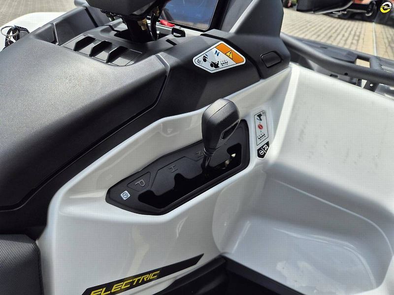 Can-Am Outlander Max 650 XT (2026) Outlander MAX Electric T3b MY2 - fotka 18 z 23