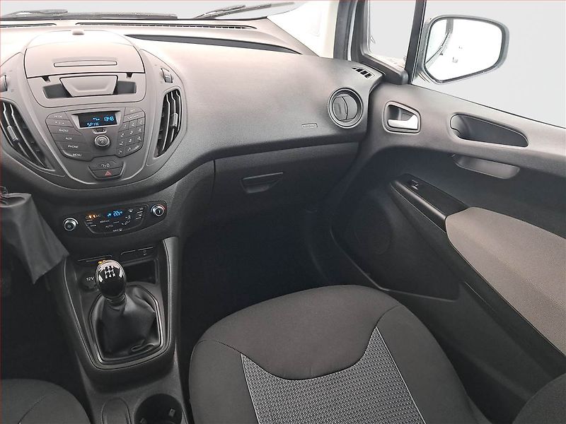 Ford Tourneo Courier (2017) Trend 1.0 EcoBoost, 5Míst, ČR - fotka 7 z 16