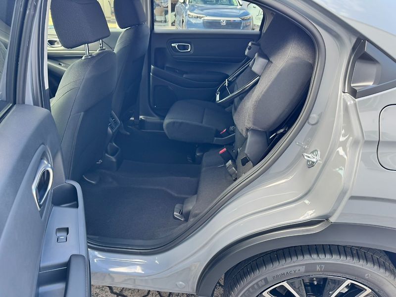 Honda HR-V (2026) 1.5 eHEV Elegance MR27 SKLADEM - fotka 40 z 43