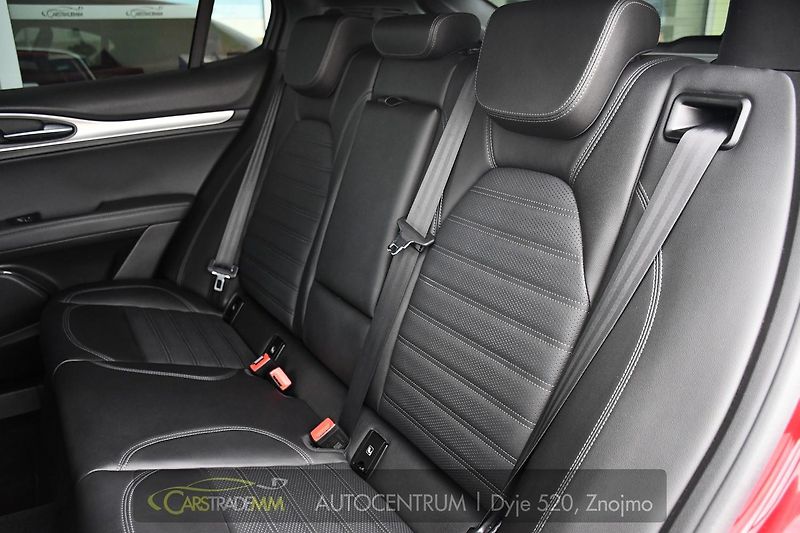 Alfa Romeo Stelvio 2.0T 16V 206kW VELOCE AT8 Q4 - fotka 16 z 50