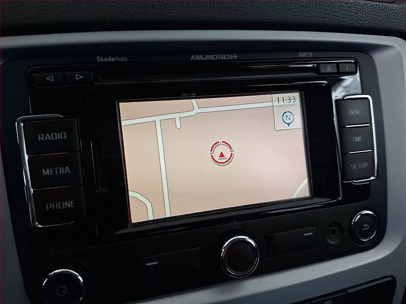 Škoda Octavia (2011) 2.0 TDI, Automat, Navi - fotka 14 z 18