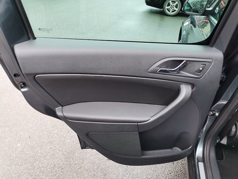 Škoda Yeti (2014) 1.2TSi 77kw OutDoor XEN TZ - fotka 15 z 25