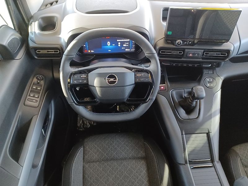 Opel Combo Eleg. Plus XL 1,5CDTI 130k MT6 - fotka 25 z 30