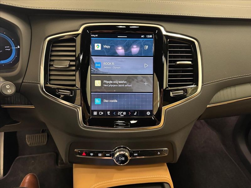Volvo XC90 (2024) 2,0 T8 AWD Plus Bright - fotka 9 z 16