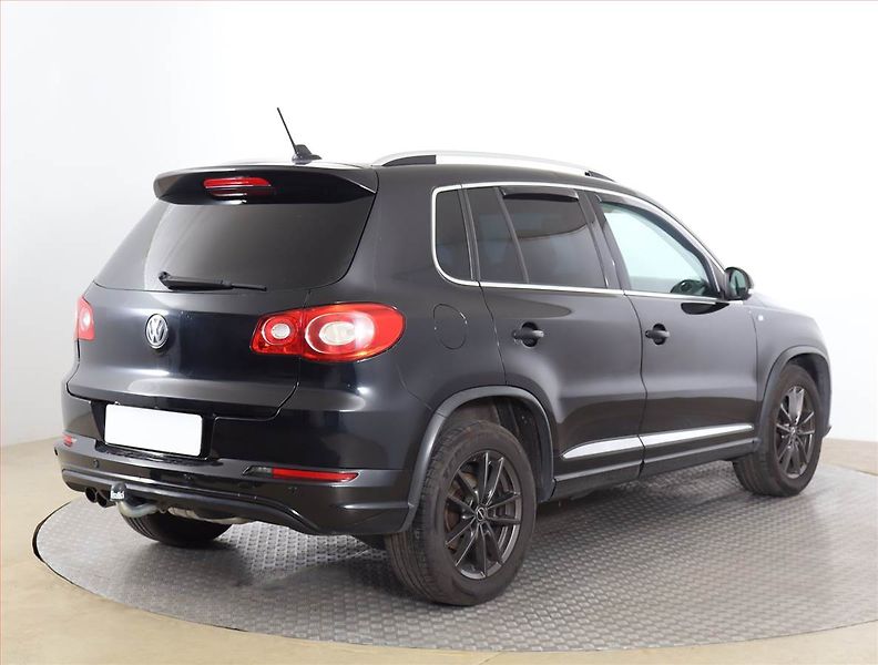 Volkswagen Tiguan (2010) R-Line 2.0 TSI, 4X4, Automat - fotka 5 z 19