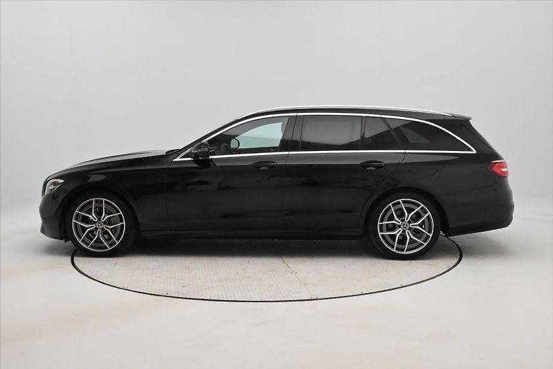 Mercedes-Benz Třídy E 2,0 220D 147kW 9G-TRONIC Záruk - fotka 8 z 30