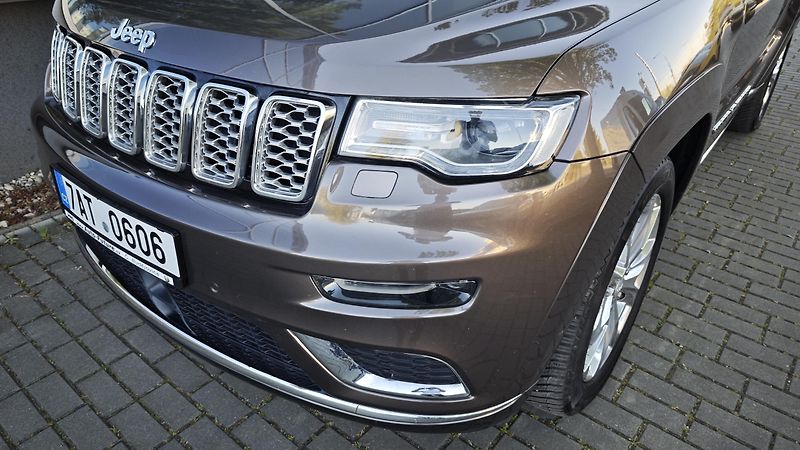 Jeep Grand Cherokee (2019) 3,0 CRD Summit ČR, 1.maj.  - fotka 12 z 49
