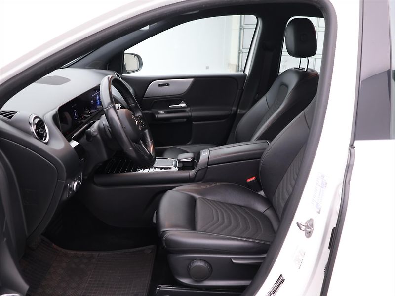 Mercedes-Benz Třídy B 1,5 180d 85kW Aut. Led Navi CZ - fotka 13 z 36