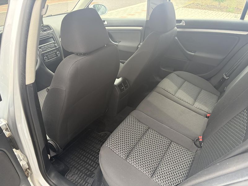 Volkswagen Golf (2011) Variant combi - fotka 12 z 13