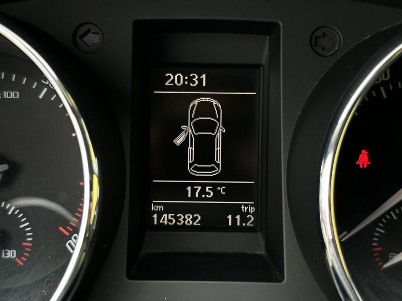 Škoda Yeti (2011) 1.2TSI/77kW *XENON*2.Maj.* 4x2 - fotka 8 z 36