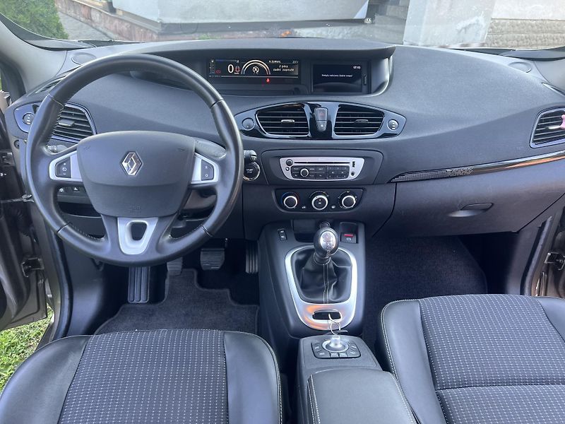 Renault Scénic 1.2TCE 85KW,KůŽE,NAVI,2xKOLA - fotka 32 z 44