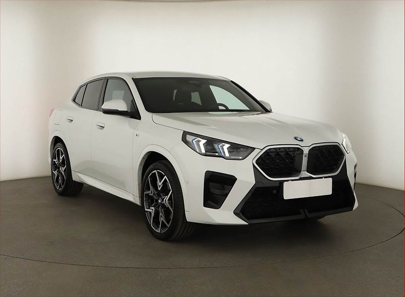 BMW X2 (2025) sDrive20i, M Paket, Navigace - fotografie inzerátu