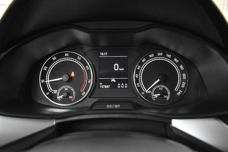 Škoda Scala 1.0 TSI 81kW *KAMERA*ACC* - fotka 19 z 38