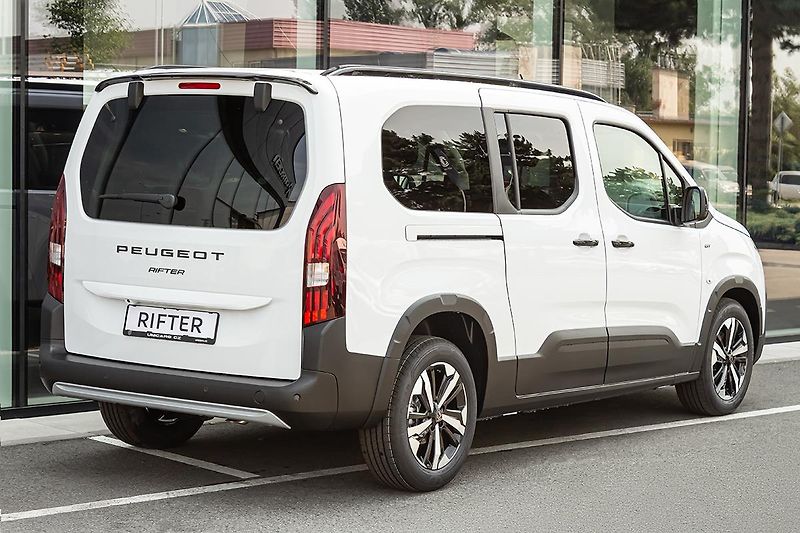 Peugeot Rifter (2026) 1,5 LONG GT 7 míst EAT8 130k - fotka 5 z 21