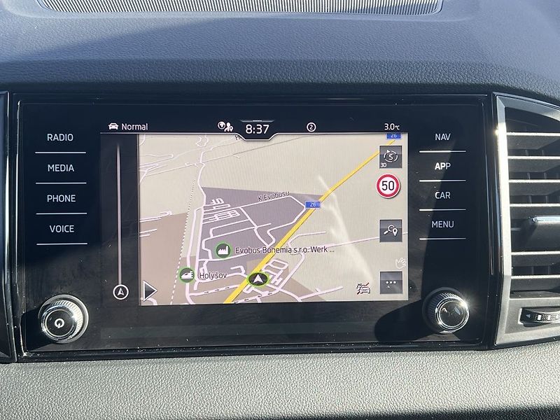 Škoda Karoq Sportline 1.5 TSI 110 kW - fotka 26 z 37