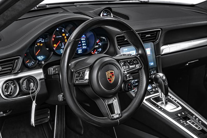 Porsche 911 Carrera 991 Sport Chrono BOSE - fotka 14 z 24