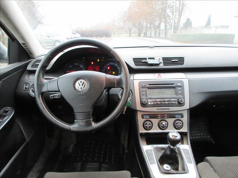 Volkswagen Passat 2,0 TDi, 103 Kw, Vada Turba, N - fotka 16 z 21