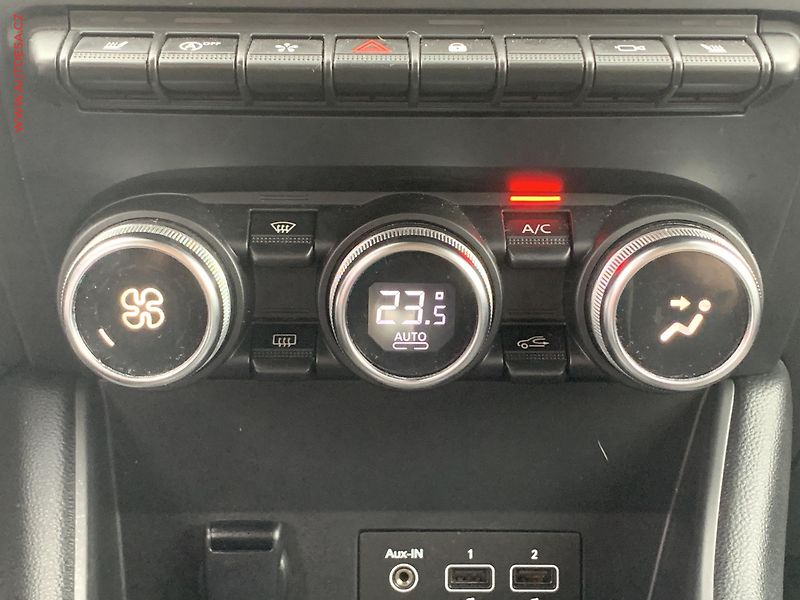 Renault Captur (2021) 1.3 TCe, ČR, AT, navi, LED - fotka 19 z 22