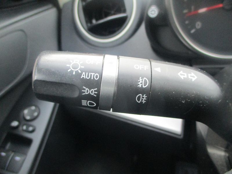 Mazda 3 1.6i KLIMA TAŽNÉ +SADA KOL - fotka 18 z 32