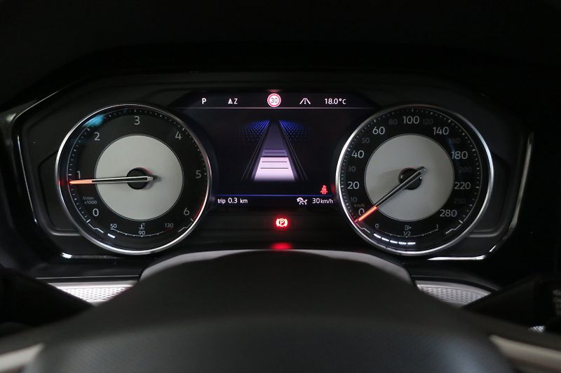 Volkswagen Touareg (2022) 3,0 TDI V6 ČR tažné 3,5t - fotka 16 z 50
