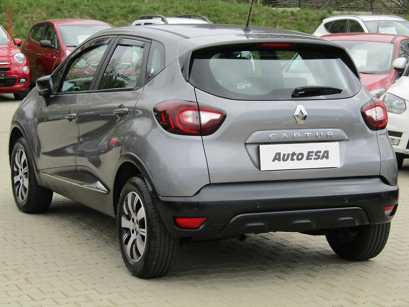 Renault Captur (2018) 1.2 TCe, ČR, AC, park.čidla - fotka 6 z 17