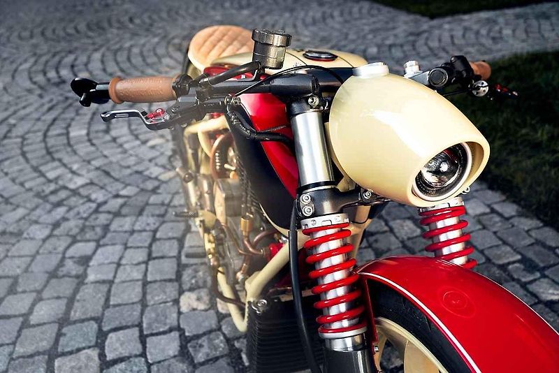 Stánek značky na Motosalonu v Brně