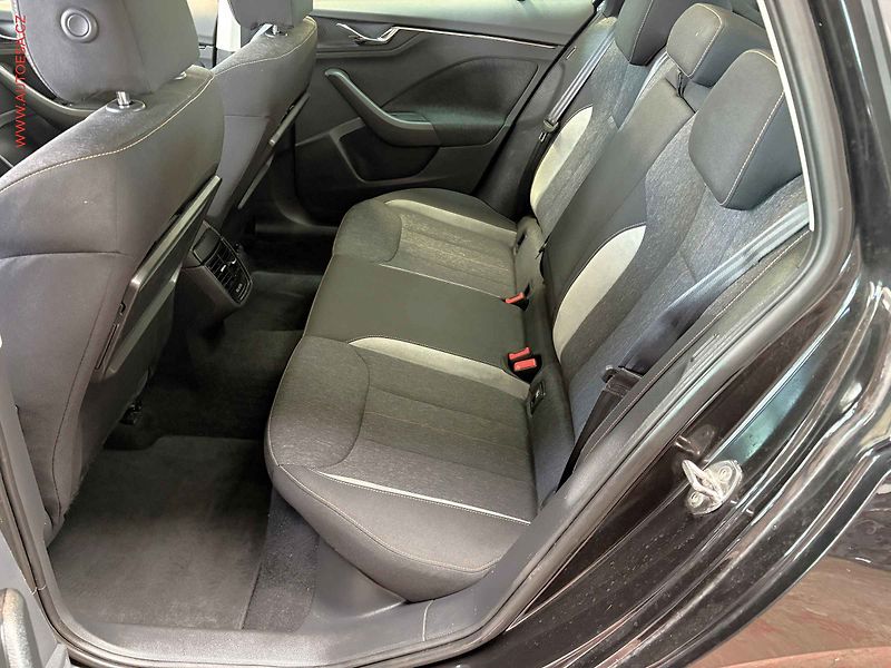 Škoda Kamiq (2020) 1.0 TSi, Style, navi, panor - fotka 10 z 16