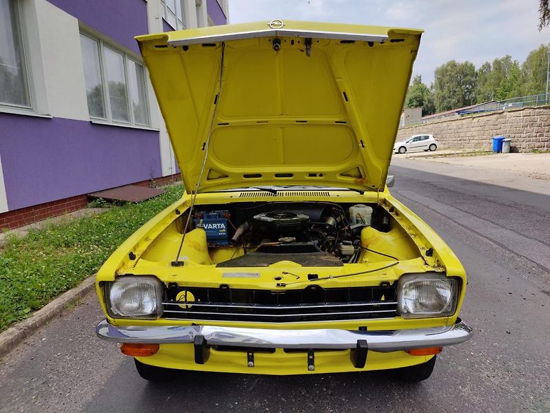 Opel Kadett - C  původní stav - fotka 19 z 20