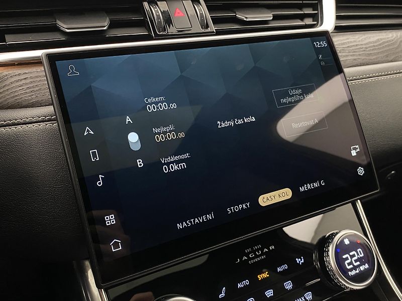 Jaguar XF D200 R-DYNAMIC AWD REZERVACE - fotka 42 z 48