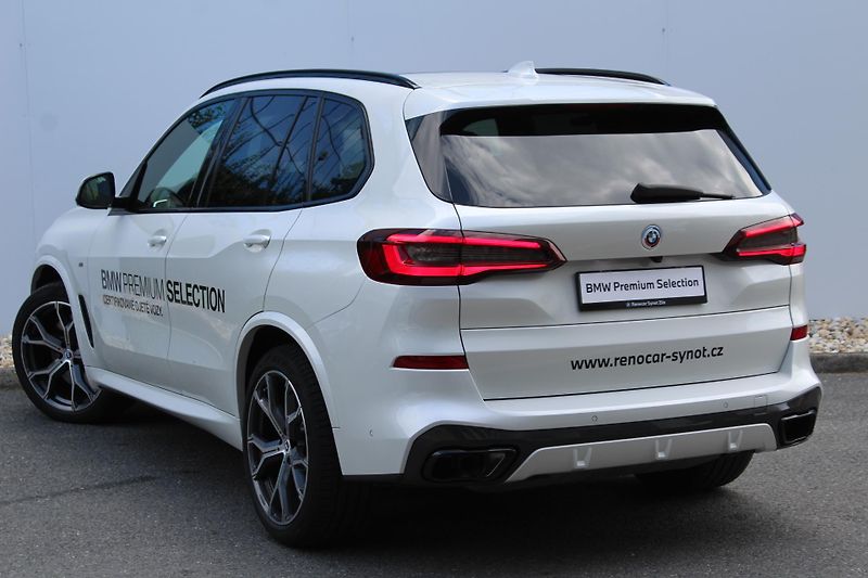 BMW X5 M50i - fotka 8 z 24