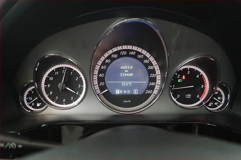 Mercedes-Benz Třídy E (2010) E 250 CDI, Automat, Navi - fotka 11 z 19
