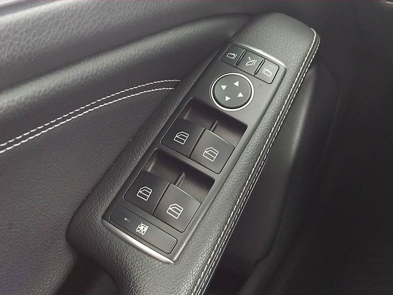 Mercedes-Benz Třídy A (2016) A 200, Automat, Serv.kniha - fotka 17 z 22