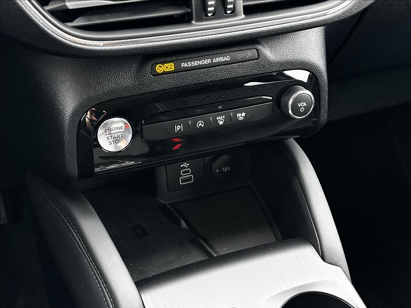 Ford Kuga 2,5 HEV 132kW Titanium - fotka 31 z 33