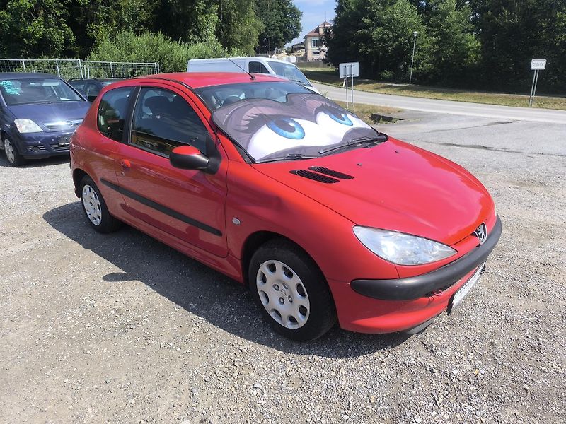 Peugeot 206 PĚKNÝ,BEZ KOROZE,NOVÁ TK+E - fotka 2 z 11