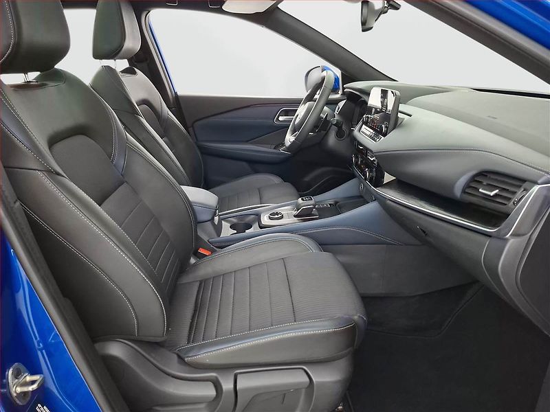Nissan Qashqai (2022) 1.3 DIG-T - fotka 9 z 23