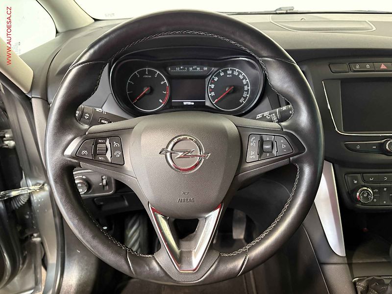Opel Zafira (2016) 1.4 T, Active, LED - fotka 14 z 14