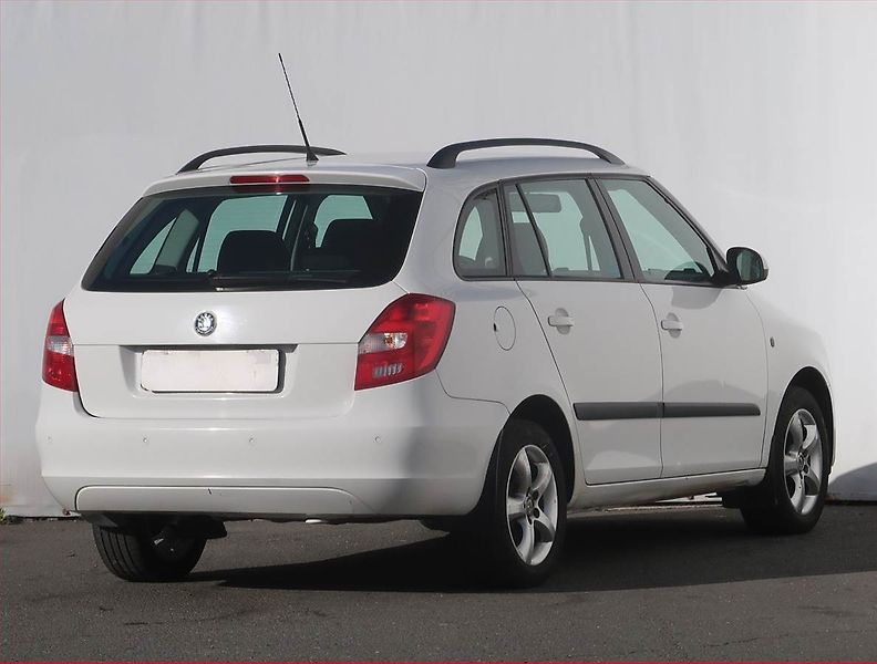 Škoda Fabia (2010) Elegance 1.2 12V, nová STK - fotka 5 z 18