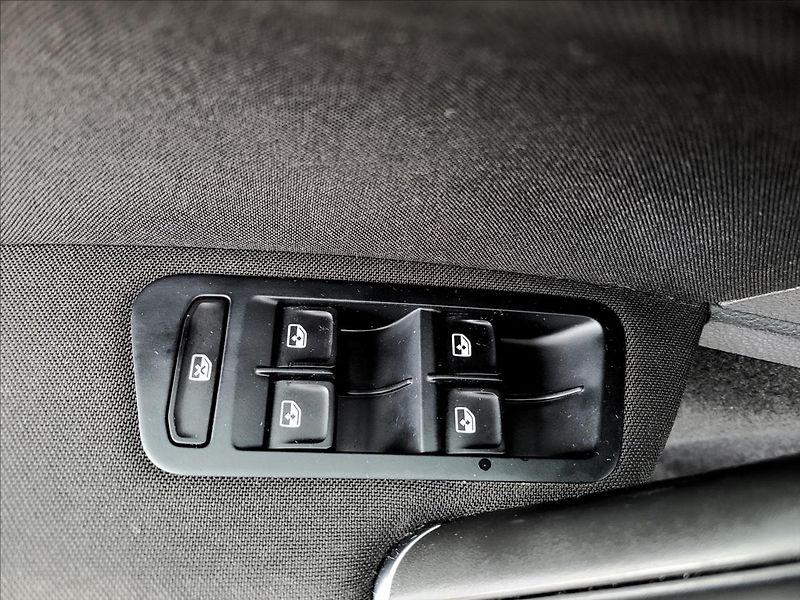 Volkswagen Golf 1,0 TSI,navi,digiklima,acc,alu - fotka 38 z 49