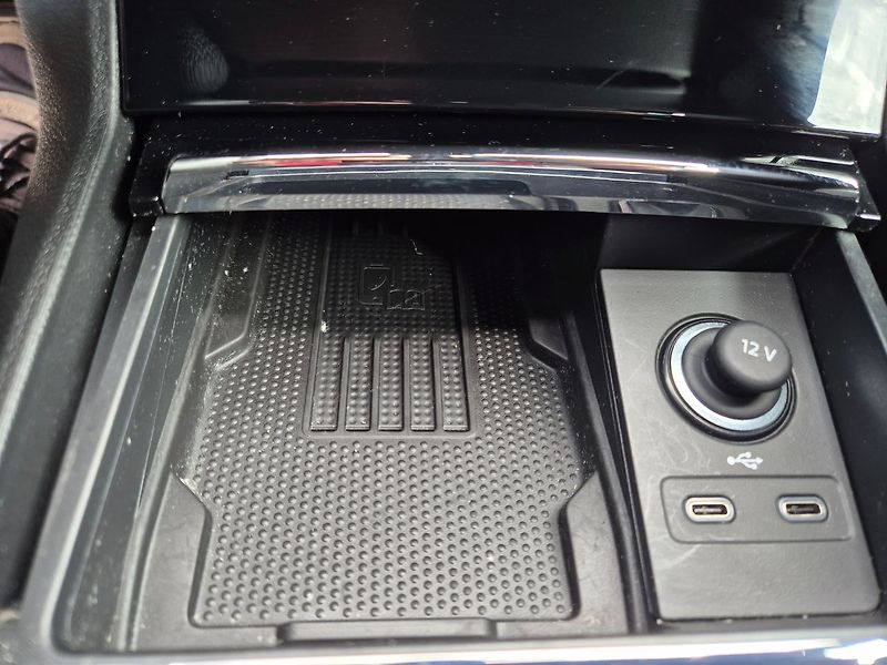 Škoda Karoq SportLine 1,5 TSI DSG, tažné, - fotka 31 z 35