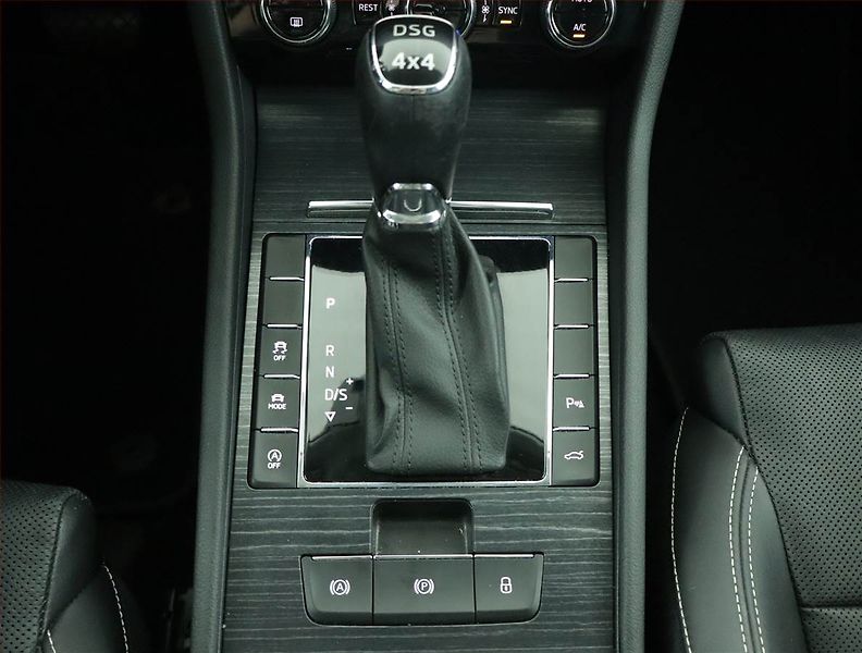 Škoda Superb (2020) 2.0 TDI - fotka 13 z 19