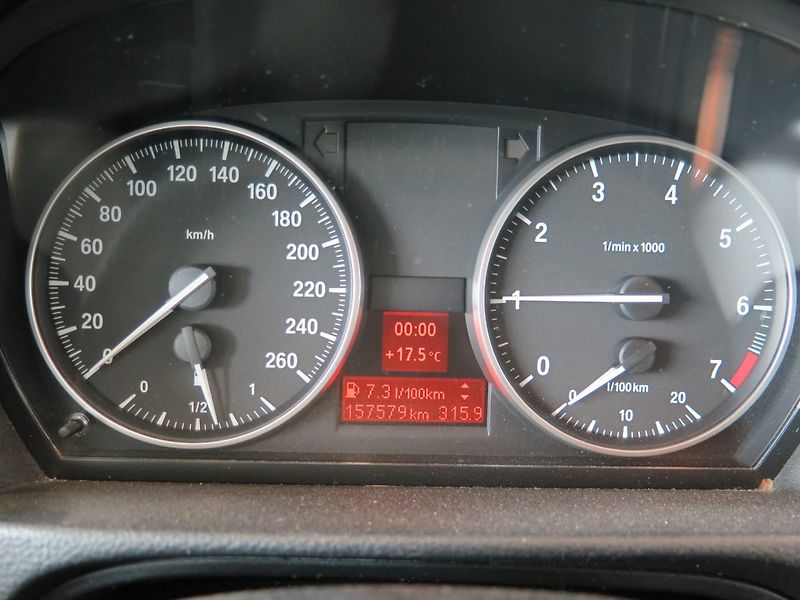 BMW Řada 3 (2008) 318i,klima,senzory,navi - fotka 6 z 27